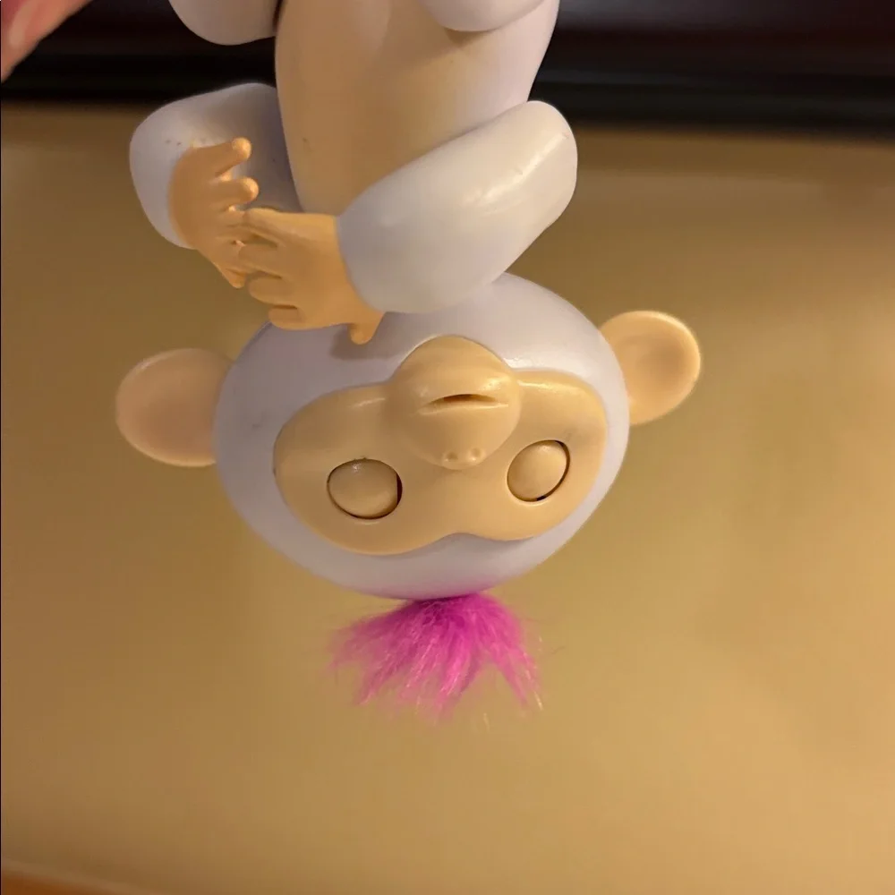 Fingerlings Blue Dragon and White Monkey 4” toy
